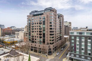 The Elizabeth in Portland, OR - Building Photo
