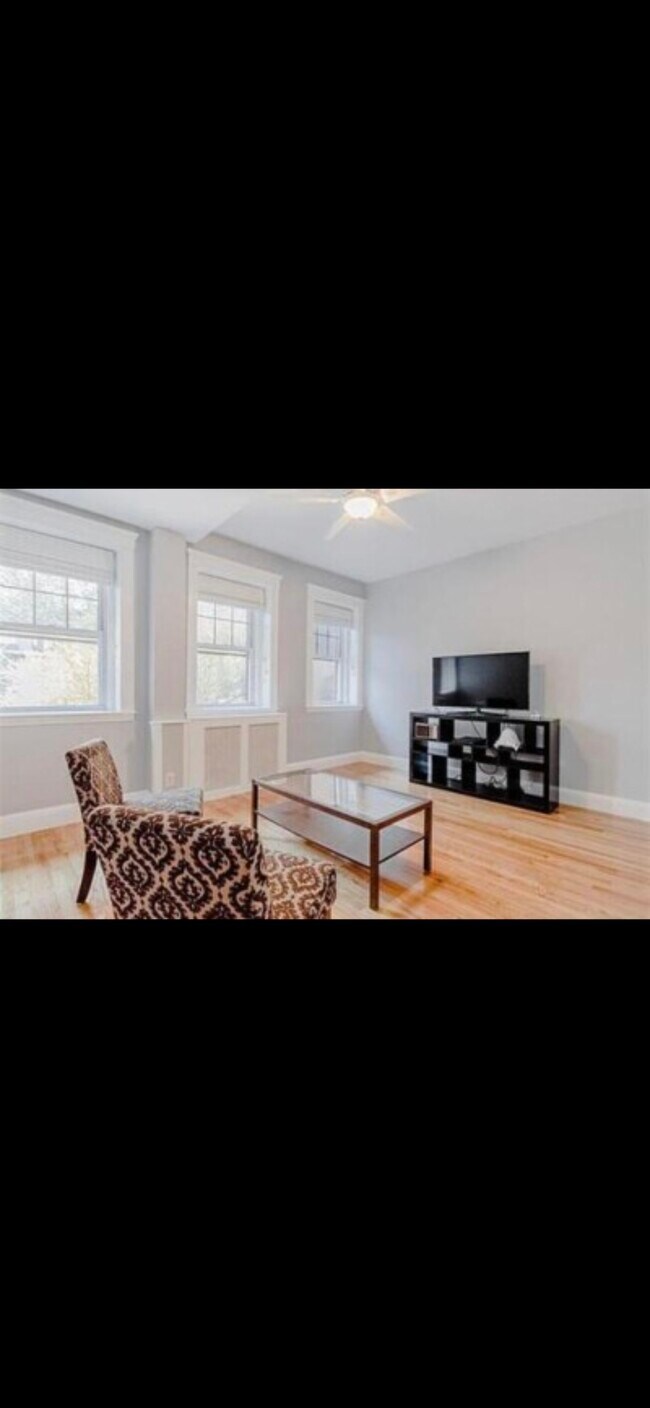 property at 2009 Commonwealth Ave