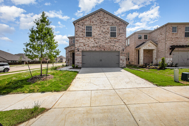 property at 345 Rosemoor Pl