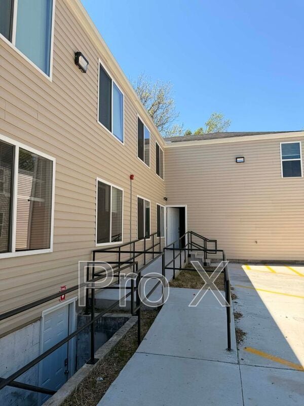 property at 121 S Byers Ave