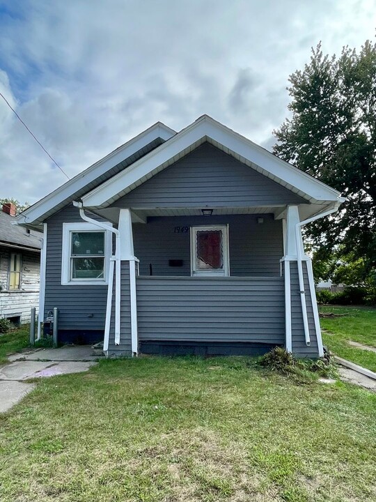 1949 Marlow Rd in Toledo, OH - Building Photo