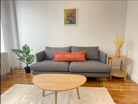 410 E 60th St in New York, NY - Building Photo