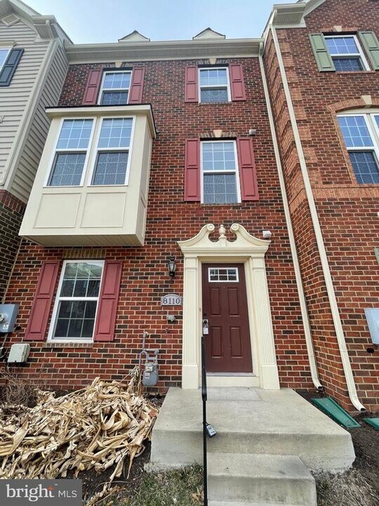 8110 S Channel Dr in Greenbelt, MD - Building Photo
