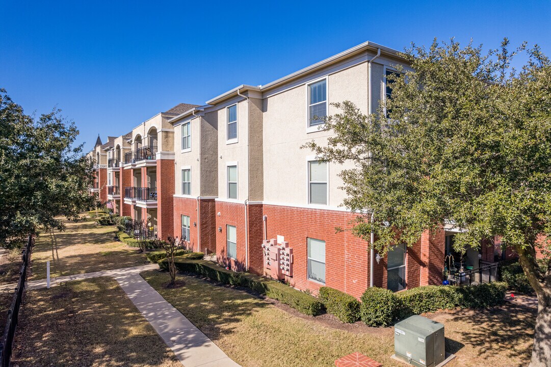 Atria at Hometown in North Richland Hills, TX - Building Photo