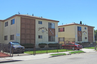 Sunnyside Terrace in Los Angeles, CA - Building Photo - Building Photo