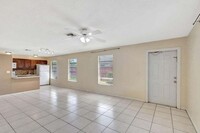 614 Holly Dr in Palm Beach Gardens, FL - Building Photo - Building Photo