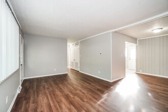 1408 Lillian Ln in Columbus, OH - Building Photo - Building Photo