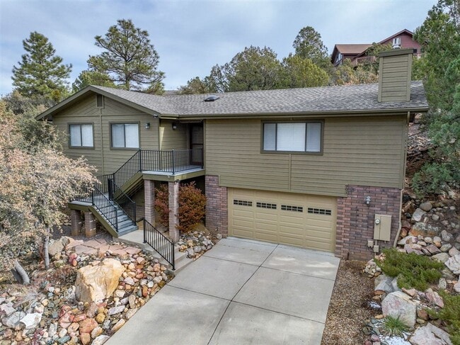 property at 901 Sugarloaf Rd