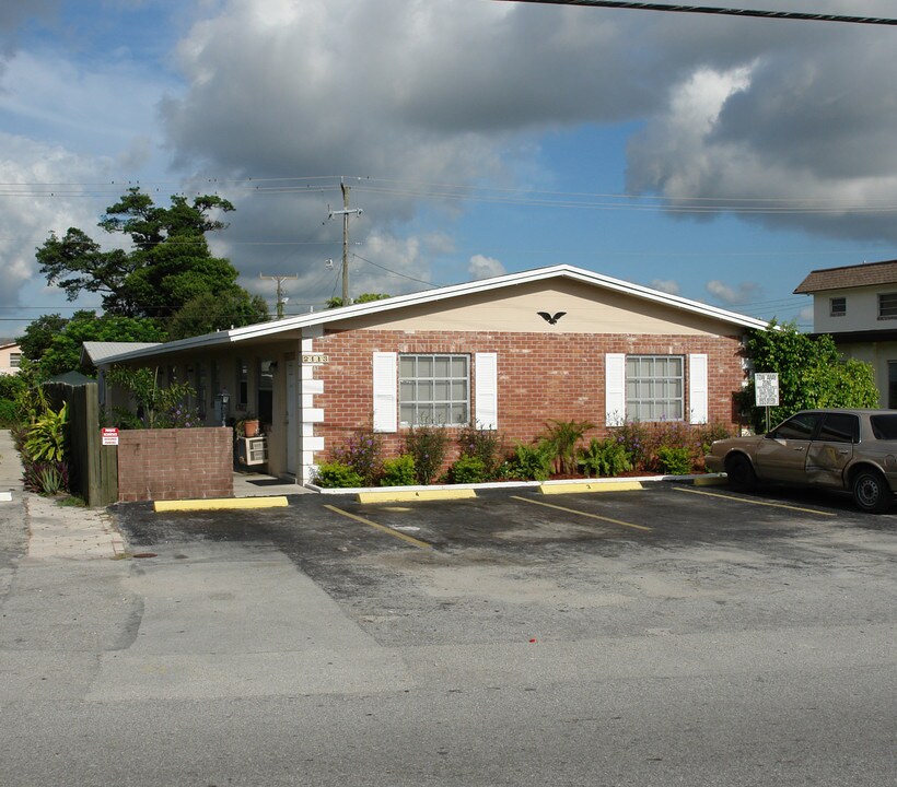 2113 Miami Rd in Fort Lauderdale, FL - Building Photo