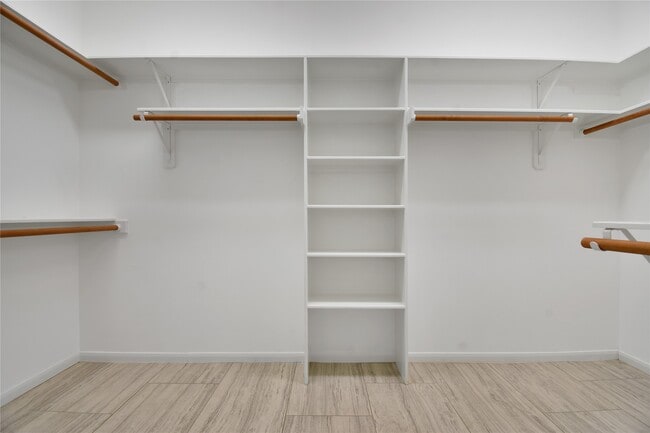 property at 152 W Amberglow Cir