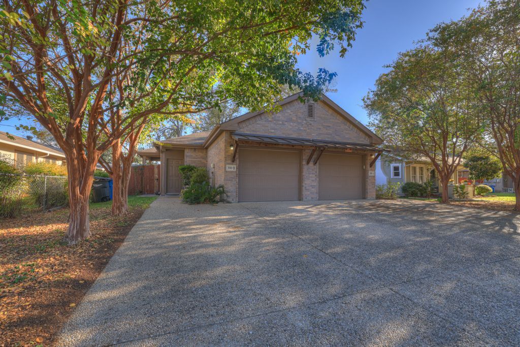 388 E faust, B in New Braunfels, TX - Foto de edificio
