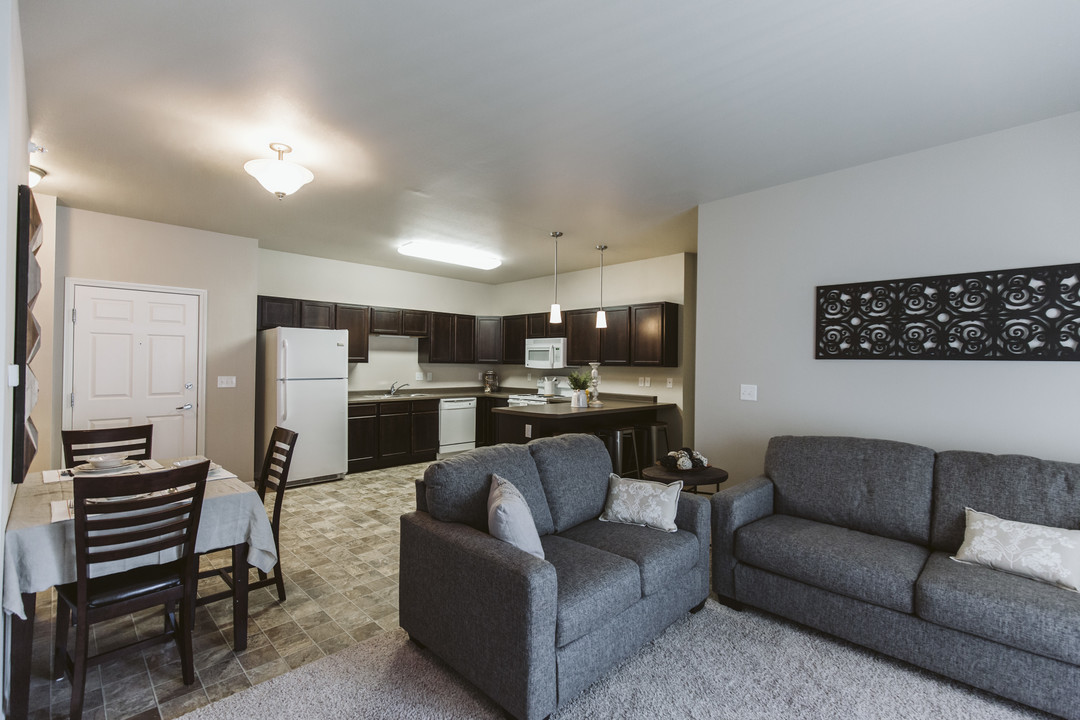 Diamond Bend Apartments in Mandan, ND - Building Photo