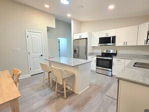 7701 Pontiac Dr in Pensacola, FL - Building Photo - Building Photo