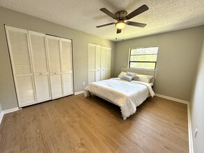 7090 Wiley Rd in Jacksonville, FL - Building Photo - Building Photo