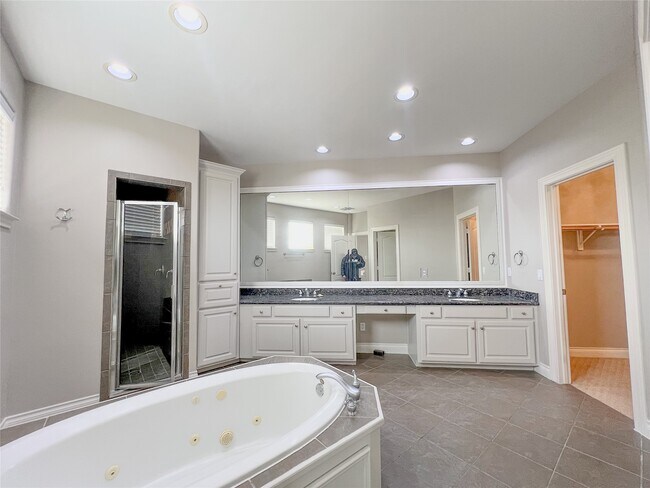 2201 Austin St in Houston, TX - Building Photo - Building Photo