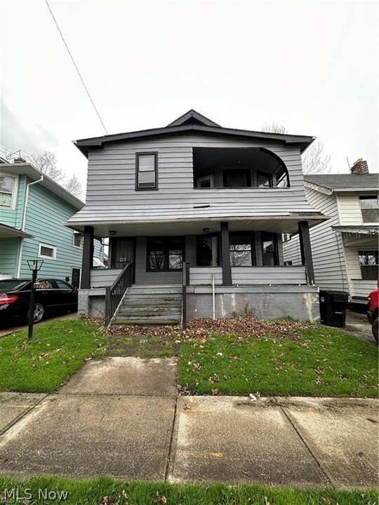 11322 Woodstock Ave in Cleveland, OH - Foto de edificio