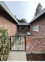 3212 Coventry Way in Modesto, CA - Building Photo - Building Photo