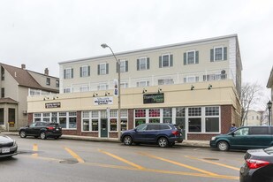 951-957 Main St in Walpole, MA - Building Photo
