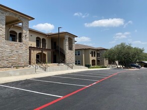 Cristabel Court Residences in San Antonio, TX - Building Photo - Building Photo