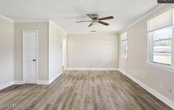 5463 Marcia Cir in Jacksonville, FL - Building Photo - Building Photo