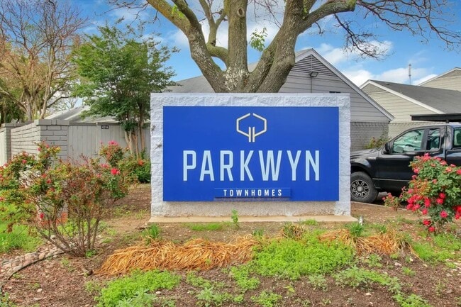 property at 4401 Glenview Ct