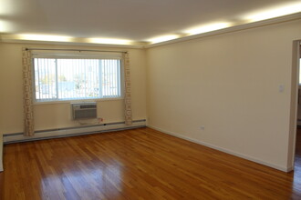 9207 Skokie Blvd in Skokie, IL - Building Photo - Building Photo