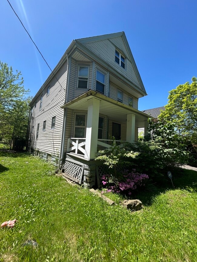 9712 Orleans Ave in Cleveland, OH - Building Photo - Building Photo