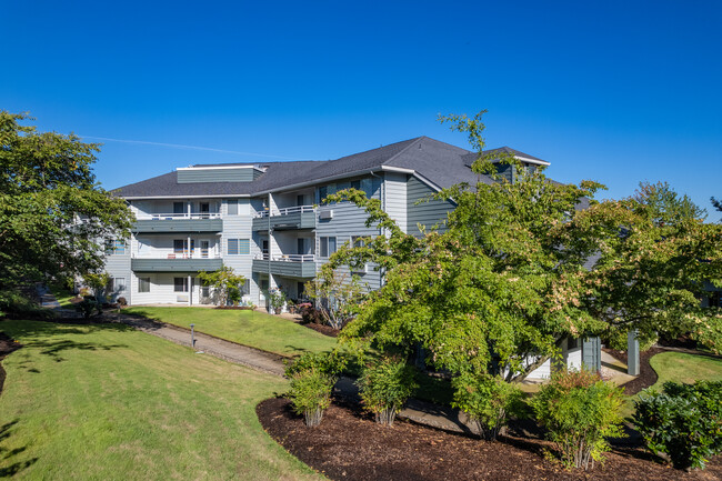 Parkrose Chateau in Portland, OR - Building Photo - Building Photo