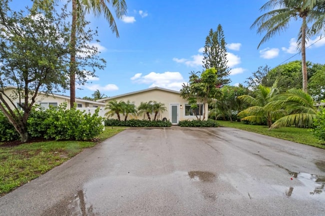 1007 NE 9th Ct in Pompano Beach, FL - Foto de edificio - Building Photo