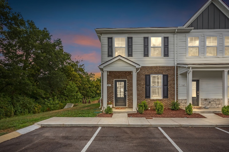 1301 Walker Wy in Columbia, TN - Building Photo