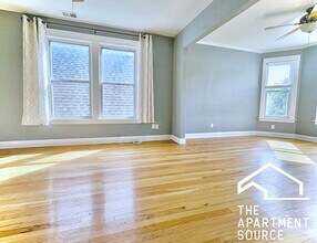 3927 N Whipple St, Unit 2 in Chicago, IL - Foto de edificio - Building Photo