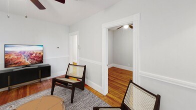 114 Falcon St, Unit 1 in Boston, MA - Building Photo - Building Photo