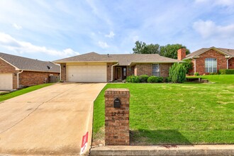 1205 Windsor Pl in Shawnee, OK - Building Photo - Building Photo