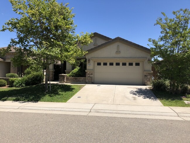 2149 Horseshoe Glen Cir in Folsom, CA - Building Photo - Building Photo