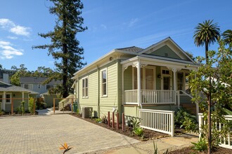 817 Castillo St, Unit UnitA in Santa Barbara, CA - Foto de edificio - Building Photo