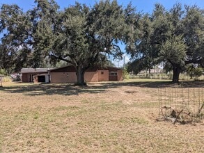 1439 N Alamo Rd in Alamo, TX - Building Photo - Building Photo