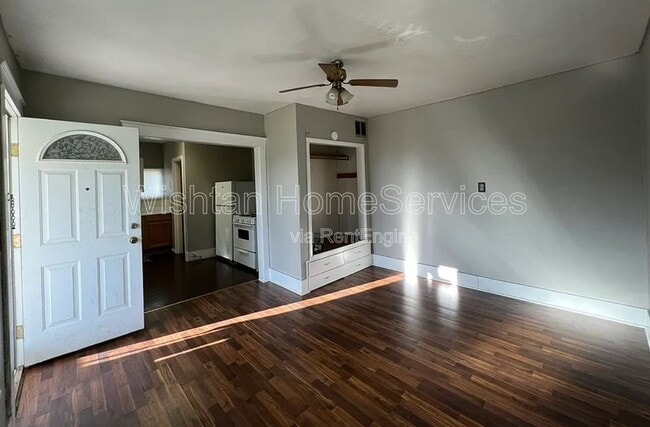 property at 615 N Avery St