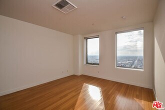 3810 Wilshire Blvd in Los Angeles, CA - Building Photo - Building Photo
