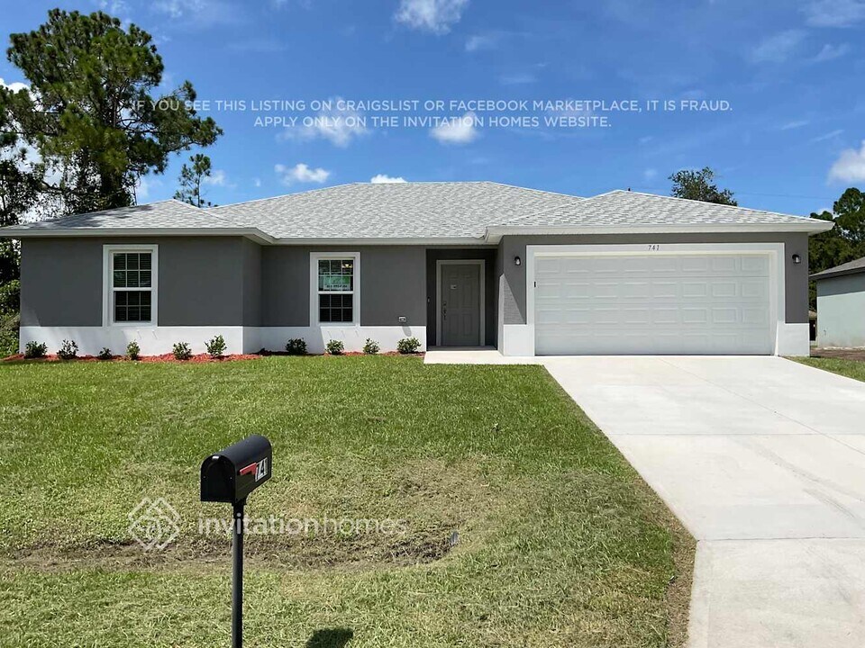 741 Airoso Rd SE in Palm Bay, FL - Building Photo