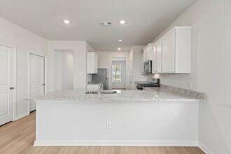 1027 Rosewood Trl in Beasley, TX - Foto de edificio - Building Photo