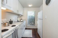 Building Photo - Riverside Villas Apartamentos in Sacramento, California