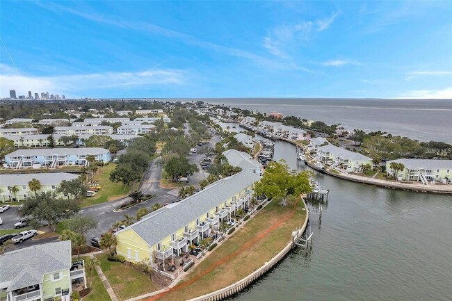 5258 Beach Dr SE in St. Petersburg, FL - Building Photo - Building Photo