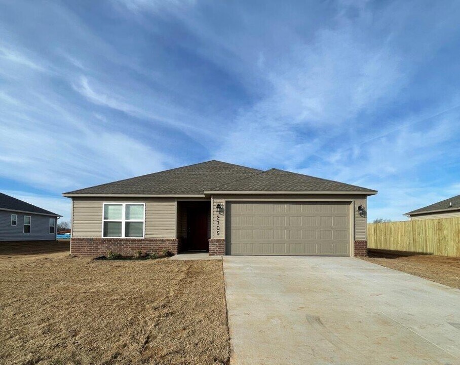 2705 Bauer St in Pea Ridge, AR - Building Photo