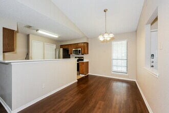 1812 Hunting Green Dr in Fort Worth, TX - Building Photo - Building Photo