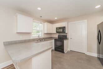 205 Marion St in Clover, SC - Building Photo - Building Photo