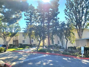 PV Victoria Apartments in Rancho Palos Verdes, CA - Foto de edificio - Building Photo