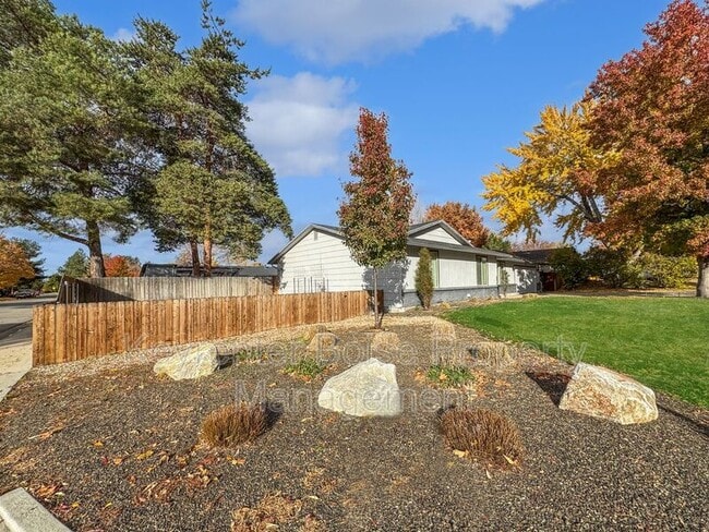 4727 Arrowhead Way in Boise, ID - Building Photo - Building Photo