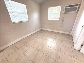 209 SW 14th St in Dania Beach, FL - Building Photo - Building Photo