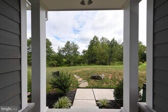 8 Elizabeth Ln in Doylestown, PA - Building Photo - Building Photo