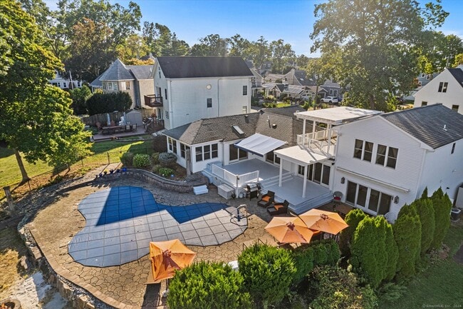 231 Pawson Rd in Branford, CT - Building Photo - Building Photo